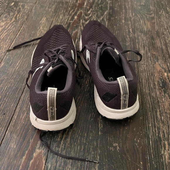 Brooks Revel 4 - Picture 2 of 6